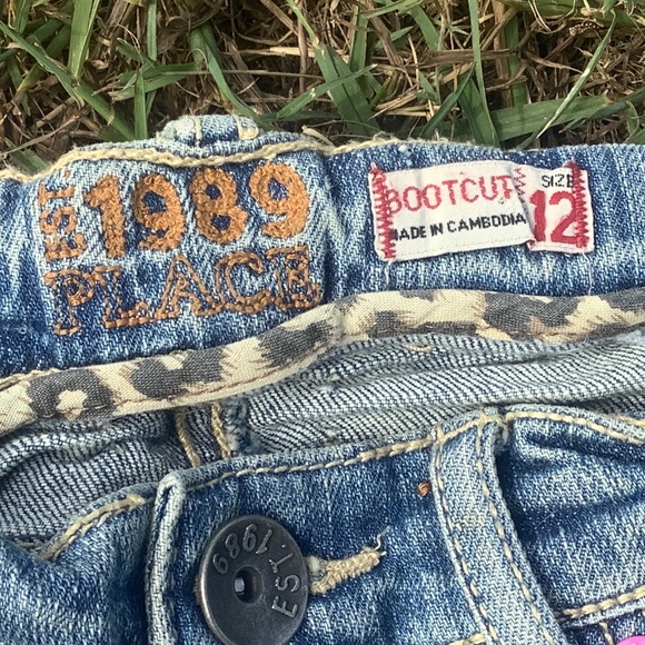 The Children’s Place girls jeans. Bootcut size 12. Embroidered - Picture 3 of 5